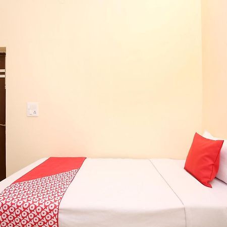 Oyo Flagship Armaan Resort Shāhpur Buitenkant foto