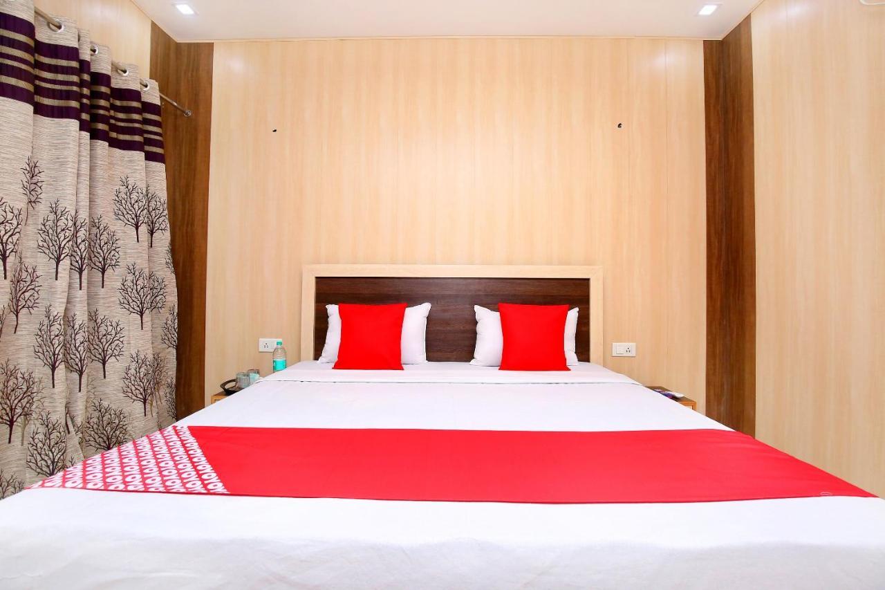 Oyo Flagship Armaan Resort Shāhpur Buitenkant foto