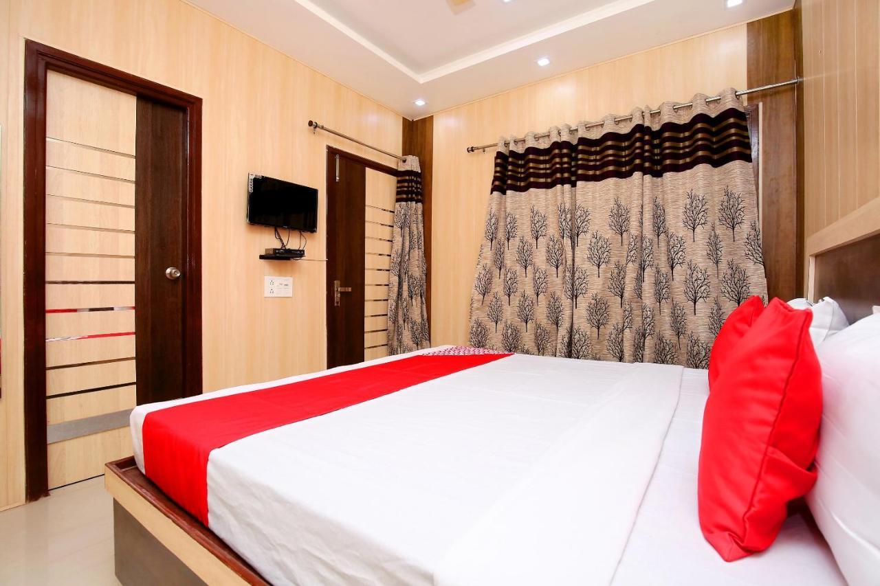 Oyo Flagship Armaan Resort Shāhpur Buitenkant foto